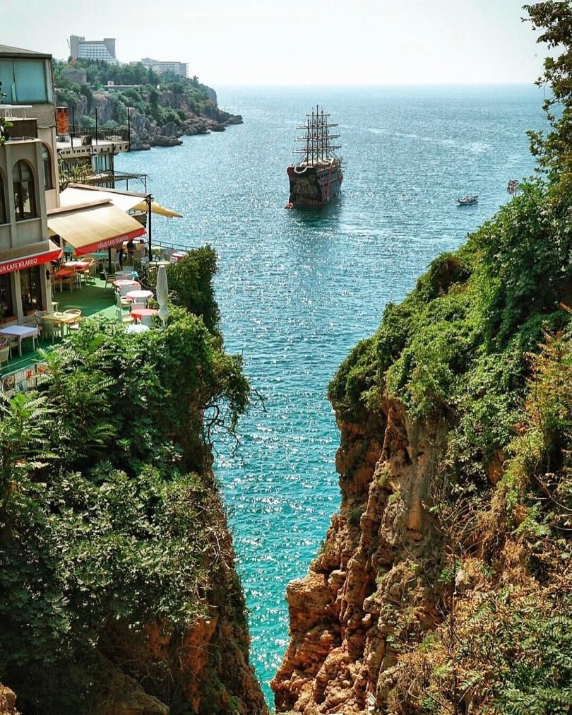 Antalya’nın Gizli Hazinesi: Kadınyarı Falezleri