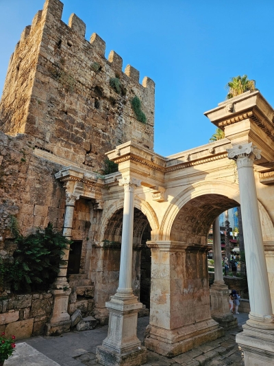  Hadrian’s Gate Antalya: Witness History, Don’t Leave Without Seeing It!